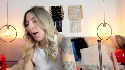 anny_stan online show from February 15, 9:59 pm