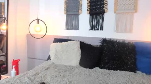 anny_stan online show from February 3, 10:00 pm