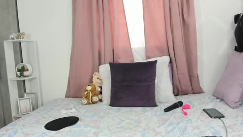 Anny online show from April 5, 6:38 pm