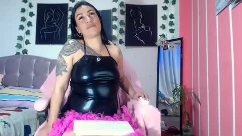    online show from February 5, 10:55 pm