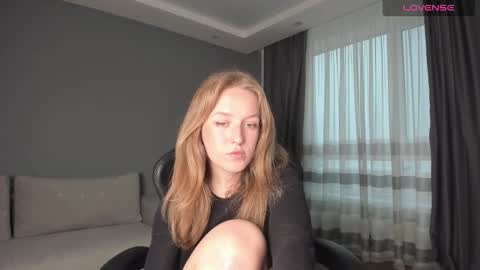 AnnyFourse online show from December 23, 1:45 pm