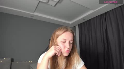 AnnyFourse online show from December 6, 2:40 am