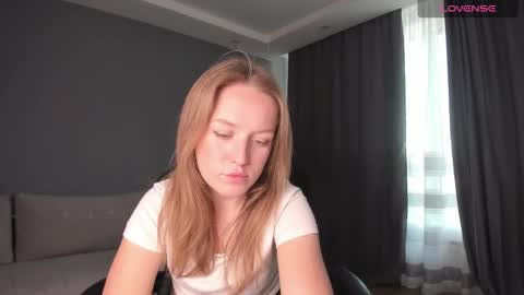 AnnyFourse online show from December 22, 7:33 am