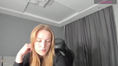 AnnyFourse online show from December 11, 7:46 pm