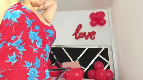 Snapshot of annyrosee chatting on February 14, 9:21 pm Anny online show from February 14, 9:21 pm