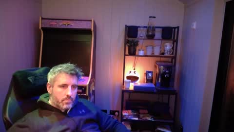 Snapshot of anonymousblokeuk chatting on February 13, 12:13 am anonymousblokeuk online show from February 13, 12:13 am