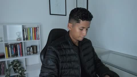 anozly online show from March 15, 11:19 pm