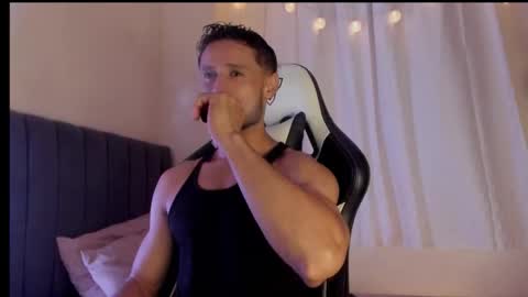 Snapshot of anthony_lewis_ chatting on September 21, 6:39 am Adonys Creeb online show from September 21, 6:39 am