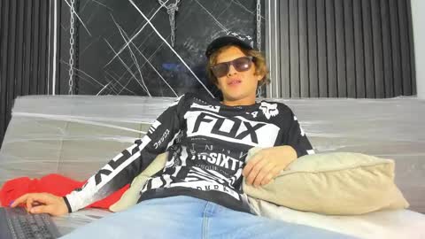 Anthonny online show from May 29, 4:32 am