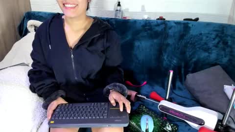 Snapshot of antofoxwbc chatting on February 10, 11:04 am Anto online show from February 10, 11:04 am