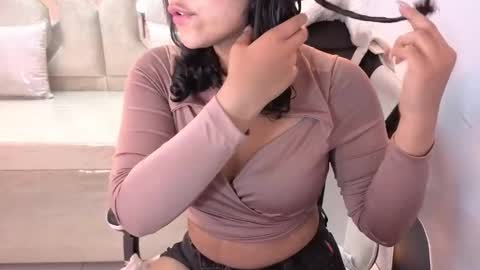 Antonela online show from December 19, 1:17 pm