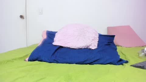Snapshot of antonella_bonnet_ chatting on February 4, 10:24 pm ANTONELLA online show from February 4, 10:24 pm