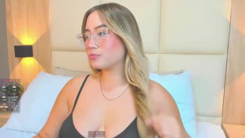 A N T O N E L L A  online show from September 24, 12:45 pm