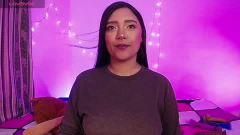 Snapshot of antonella_latin_curvy chatting on February 6, 12:22 am Anne online show from February 6, 12:22 am