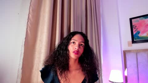 AntonellaHall  online show from January 24, 11:59 am