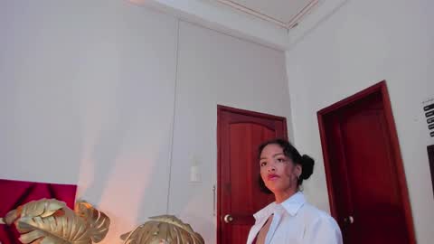 AntonellaHall  online show from March 8, 3:24 pm