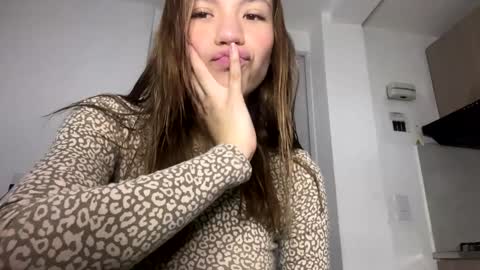 Snapshot of antonellarossii_ chatting on December 12, 11:06 am Antonella online show from December 12, 11:06 am