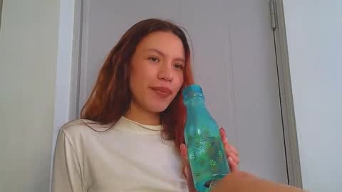 Snapshot of antonellarossii_ chatting on February 20, 4:14 pm Antonella online show from February 20, 4:14 pm