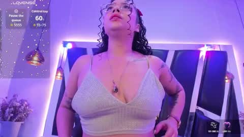 A N T O N E L L E  online show from September 27, 11:41 am