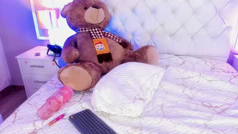 antonia__prada online show from December 13, 12:42 am