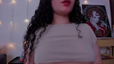 Snapshot of antoniart_ chatting on March 1, 1:21 am Antonia online show from March 1, 1:21 am