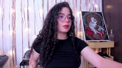 Snapshot of antoniart_ chatting on January 16, 1:37 am Antonia online show from January 16, 1:37 am