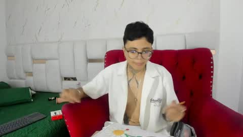 antony_d_ossa online show from May 9, 9:21 pm