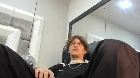 leon online show from October 10, 8:46 pm