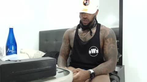Snapshot of antwanblack11 chatting on January 7, 11:35 pm antwanblack11 online show from January 7, 11:35 pm