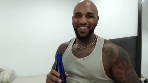 Snapshot of antwanblack11 chatting on February 25, 12:03 am antwanblack11 online show from February 25, 12:03 am