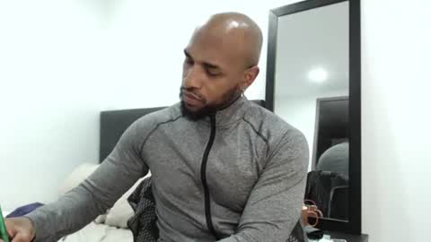 Snapshot of antwanblack11 chatting on February 7, 1:47 am antwanblack11 online show from February 7, 1:47 am