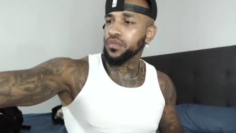 Snapshot of antwanblack11 chatting on December 18, 12:10 am antwanblack11 online show from December 18, 12:10 am