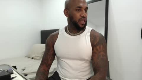 Snapshot of antwanblack11 chatting on February 20, 3:52 pm antwanblack11 online show from February 20, 3:52 pm