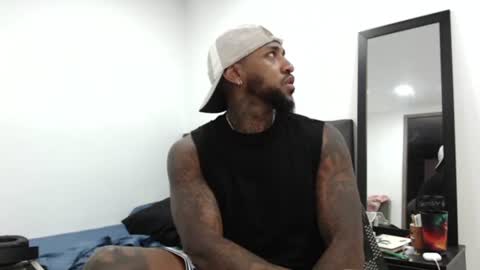 Snapshot of antwanblack11 chatting on December 14, 12:23 pm antwanblack11 online show from December 14, 12:23 pm