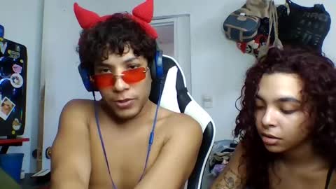 AnuarDHM online show from November 6, 5:49 pm