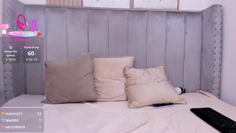 anya_belth online show from September 27, 8:17 pm