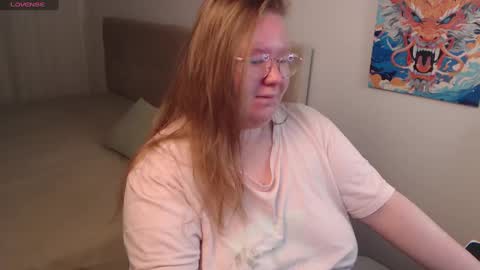Snapshot of anya_muna chatting on December 7, 9:28 pm Anya Muna online show from December 7, 9:28 pm
