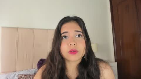 I am Anya online show from January 10, 1:09 pm