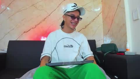 anyelo_sexyhot online show from October 11, 3:59 pm