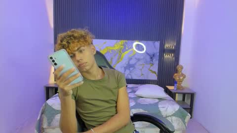 anyelotwink online show from March 21, 8:19 am