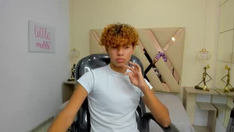 anyelotwink online show from March 6, 9:47 pm