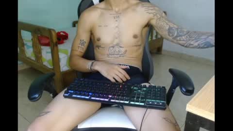 Snapshot of aphal_hot23 chatting on March 7, 7:05 pm aphal_hot23 online show from March 7, 7:05 pm