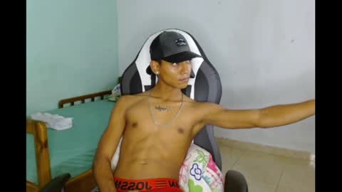 Snapshot of aphal_hot23 chatting on February 13, 4:22 am aphal_hot23 online show from February 13, 4:22 am