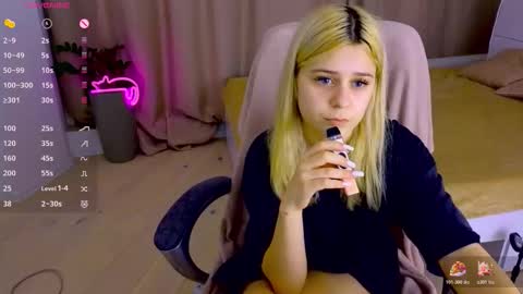 ApheliaStar online show from February 3, 4:55 pm