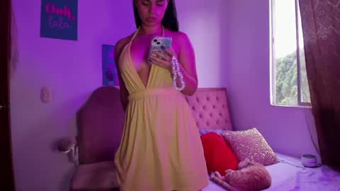 Sara Model Independent online show from February 3, 10:00 pm
