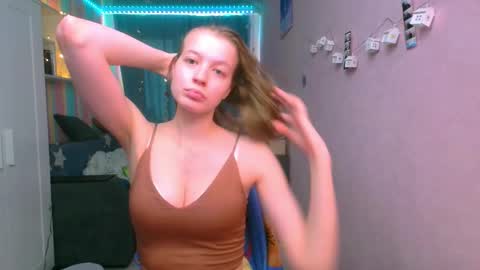Snapshot of aphrodite_wow_ chatting on March 3, 12:17 pm Aphrodite online show from March 3, 12:17 pm