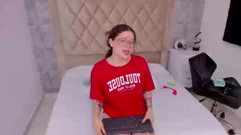 aphrodite online show from September 25, 9:33 pm