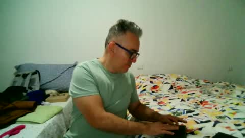 furry bear online show from December 31, 11:39 pm