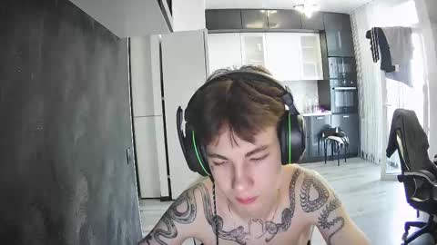 Snapshot of aplant_ chatting on September 17, 1:14 pm aplant_ online show from September 17, 1:14 pm