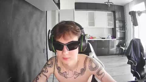 Snapshot of aplant_ chatting on September 13, 1:57 pm aplant_ online show from September 13, 1:57 pm